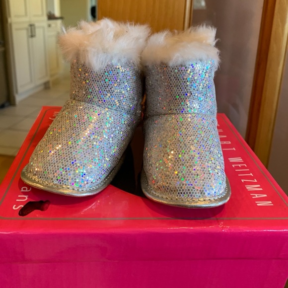 My first Weitzmans Baby girl Silver Bootie 6 Weeks- 3 months Winter perfect! - Picture 5 of 7